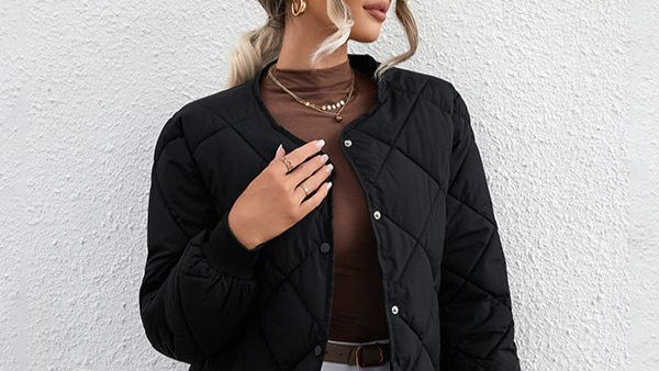 Woman Quilted Black Jacket – Minimal Everyday Outerwear