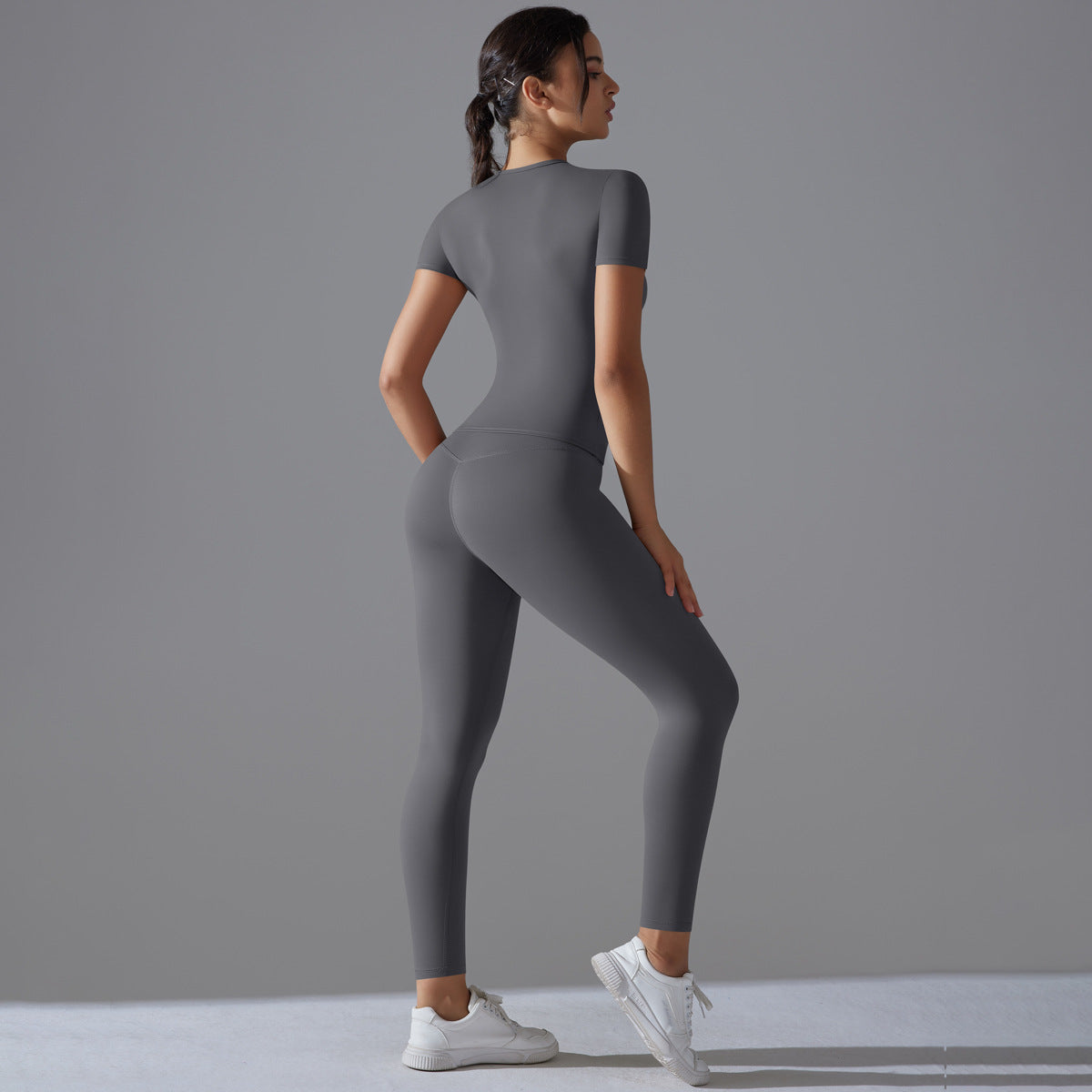 Woman Graphite Sculpt Set – Seamless Workout Look