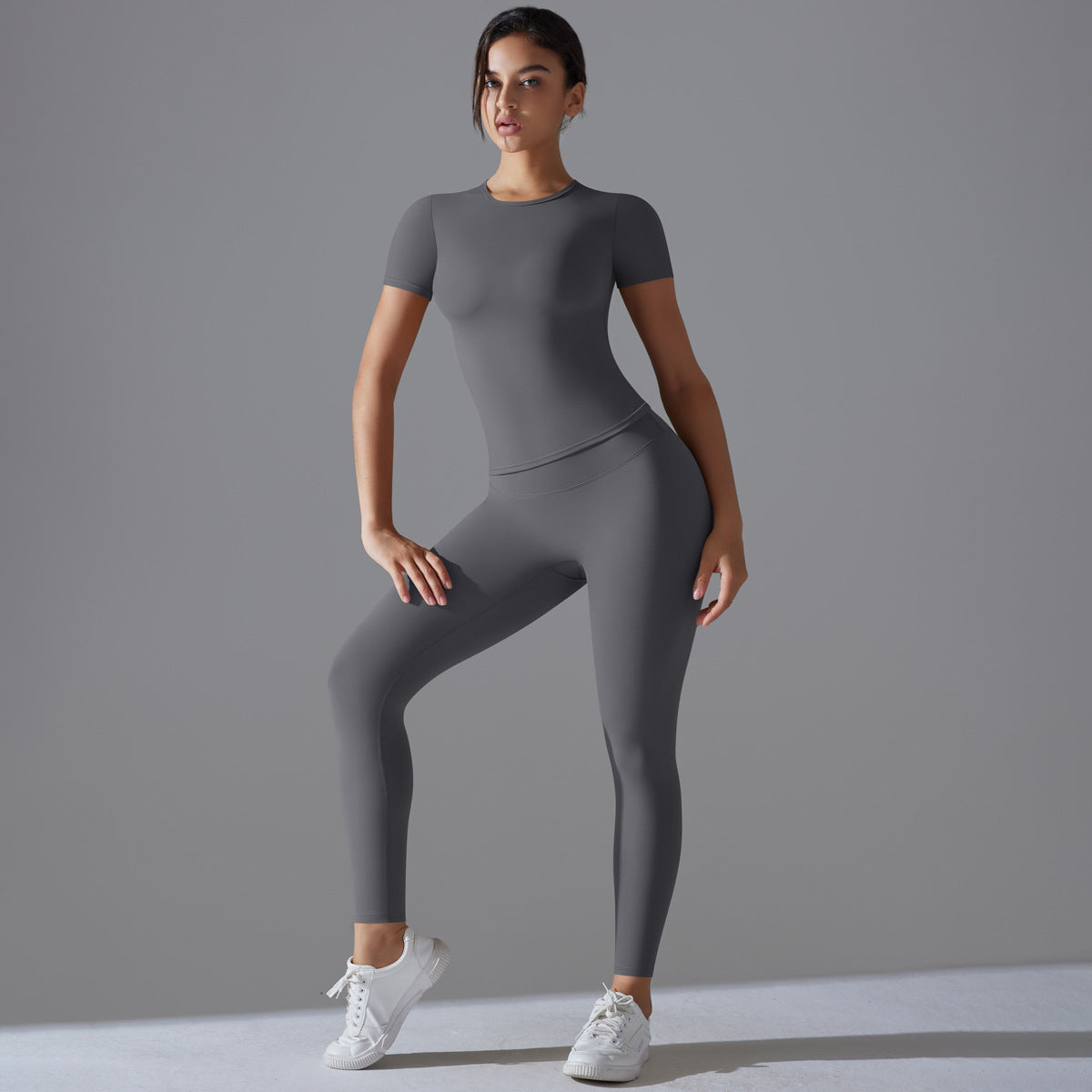 Woman Graphite Sculpt Set – Seamless Workout Look