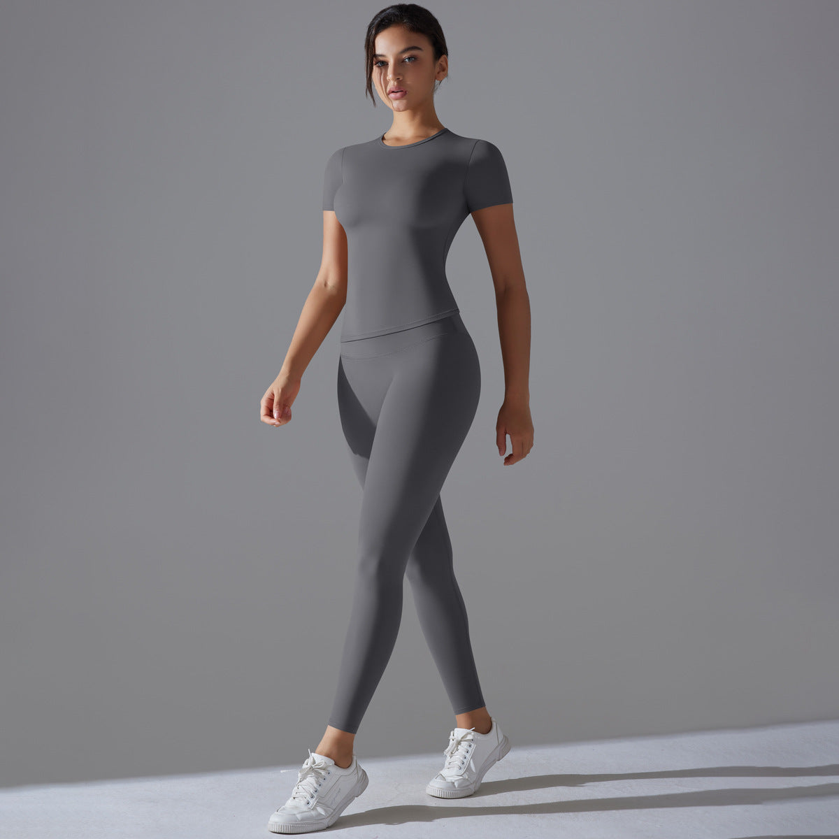 Woman Graphite Sculpt Set – Seamless Workout Look