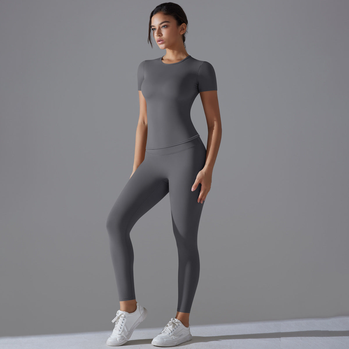 Woman Graphite Sculpt Set – Seamless Workout Look